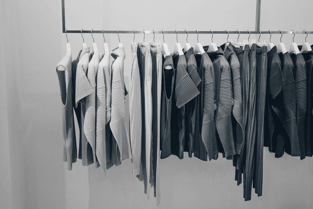 Fashionable blouse and dress clothing